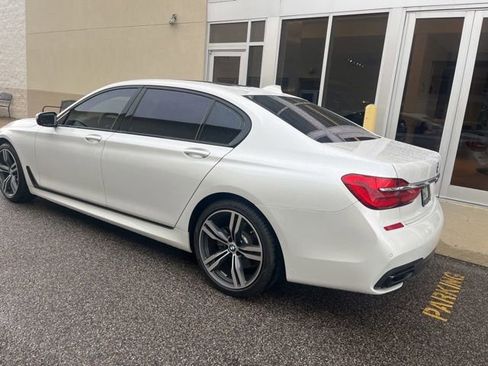 Used 2019 BMW 740i w/ Executive Package RWD image 6
