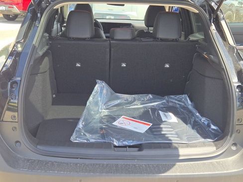 Used 2026 Nissan Kicks SR AWD/4WD image 12