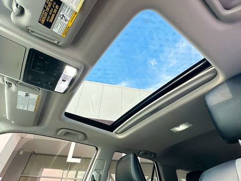 Used 2021 Toyota 4Runner SR5 Premium w/ Moonroof Package AWD/4WD image 11
