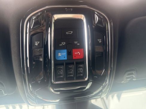 New 2025 Jeep Grand Wagoneer Series III w/ HD Trailer Tow Package image 28