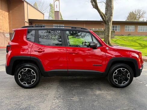 Used 2016 Jeep Renegade Trailhawk image 4
