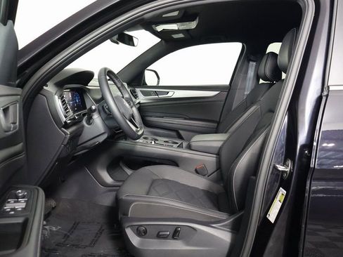 Used 2024 Volkswagen Atlas Cross Sport SE FWD image 10
