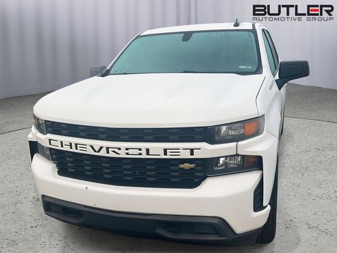 Used 2021 Chevrolet Silverado 1500 Custom image 3