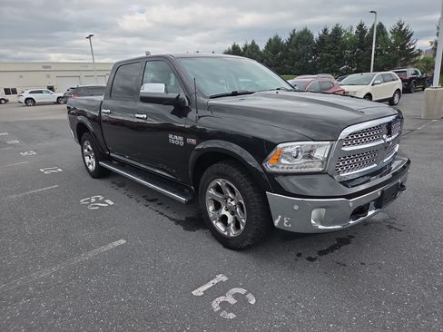 Used 2017 RAM 1500 Laramie w/ Convenience Group AWD/4WD image 18