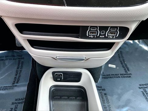 Certified 2023 Chrysler Voyager LX FWD image 16