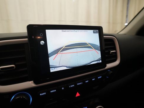 Used 2023 Hyundai Venue Limited w/ Cargo Package image 19