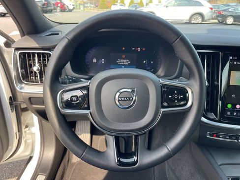 Used 2024 Volvo S60 B5 Plus image 15