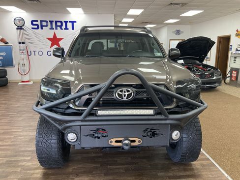 Used 2012 Toyota Tacoma 4x4 Double Cab w/ TRD Off-Road Pkg image 3