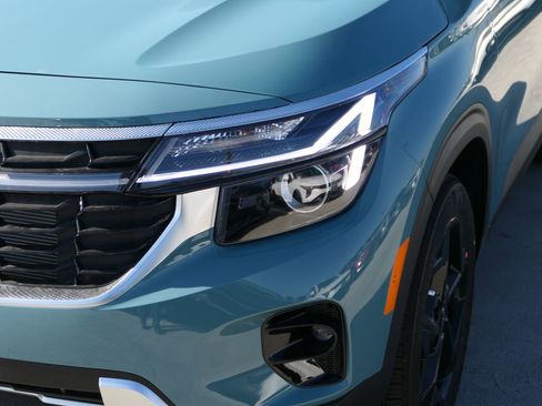 New 2026 Kia Seltos EX image 8