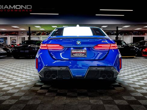 Used 2025 BMW M5 w/ Carbon Package image 33