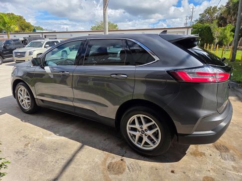 Used 2021 Ford Edge SEL w/ Convenience Package image 4