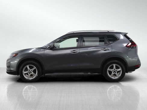 Used 2019 Nissan Rogue SV w/ Sun & Sound Touring Package image 2