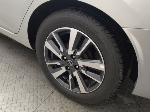 Used 2025 Nissan Versa SV image 31