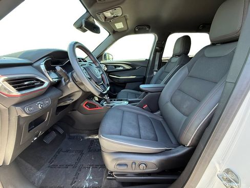 Used 2023 Chevrolet TrailBlazer RS w/ Convenience Package AWD/4WD image 9