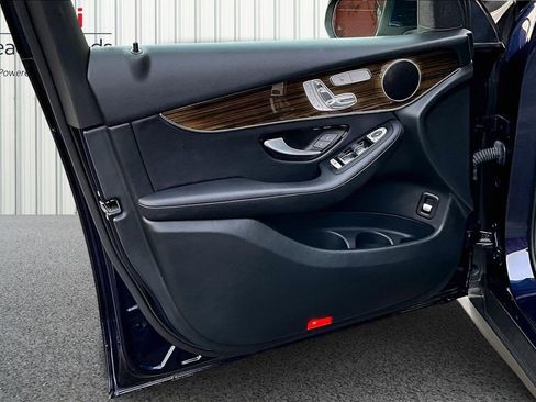 Used 2018 Mercedes-Benz GLC 300 4MATIC image 20