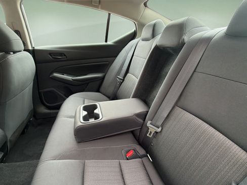 Certified 2025 Nissan Altima 2.5 S FWD image 11