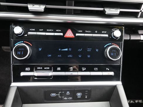 Used 2025 Hyundai Santa Fe SEL image 17