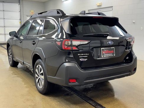 Used 2024 Subaru Outback Premium image 7