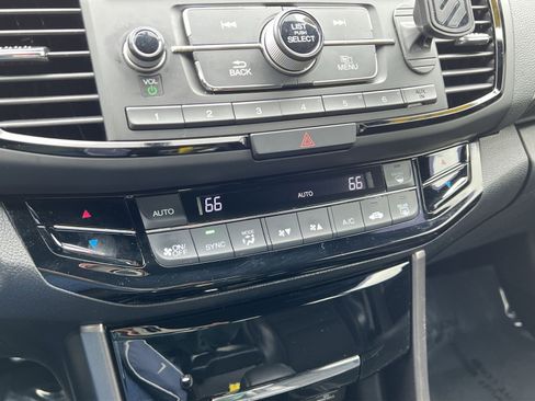 Used 2016 Honda Accord Sport image 22