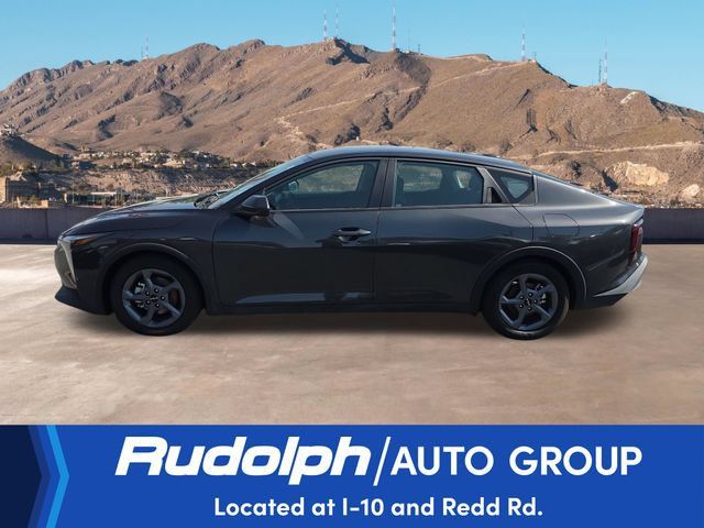 Used 2025 Kia K4 FWD image 2