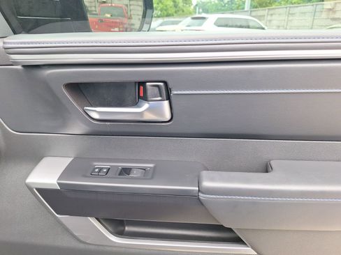 Used 2025 Toyota Tundra Platinum image 37