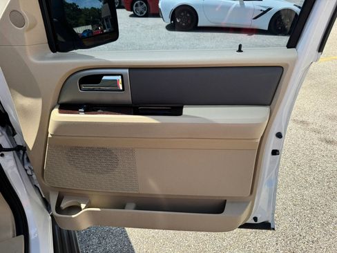 Used 2012 Ford Expedition XLT RWD image 19
