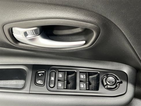 Used 2022 Jeep Renegade Sport image 13