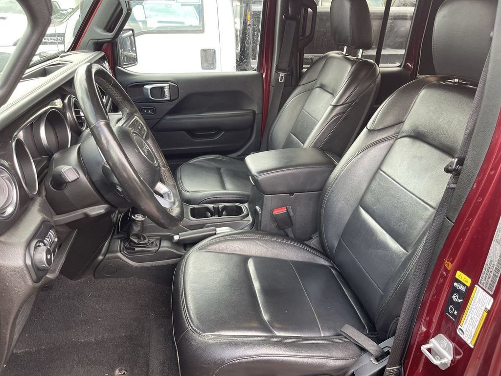 Used 2021 Jeep Wrangler Unlimited Sahara AWD/4WD image 8