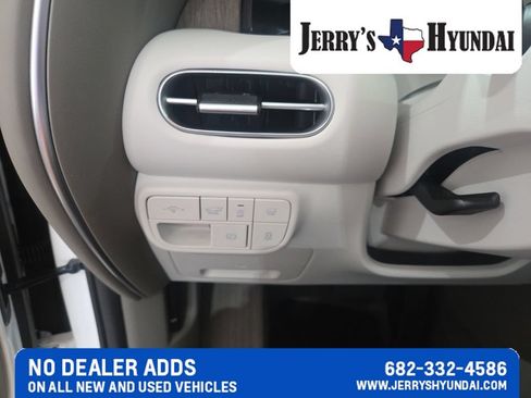 Used 2026 Hyundai Palisade SEL FWD image 13