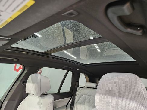 Used 2025 BMW X5 xDrive40i w/ M Sport Package AWD/4WD image 26