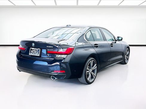 Used 2024 BMW 330i Sedan w/ Convenience Package RWD image 4