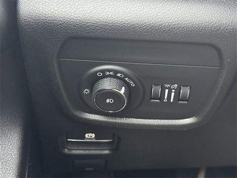 New 2025 Jeep Grand Cherokee Limited image 18