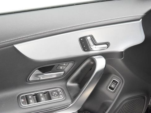 Used 2023 Mercedes-Benz CLA 250 image 22