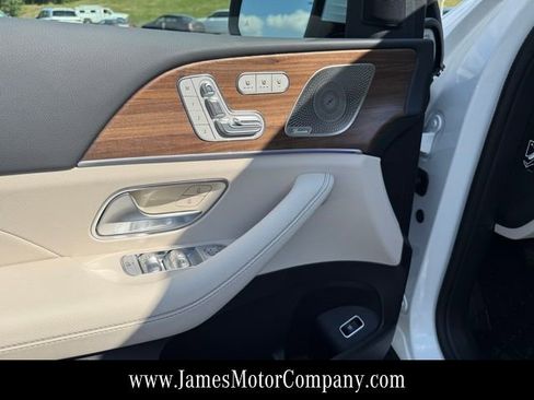 Used 2026 Mercedes-Benz GLS 450 4MATIC image 13