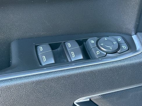 Certified 2025 GMC Sierra 1500 SLT image 12