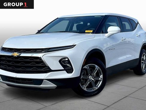 Used 2023 Chevrolet Blazer LT image 1