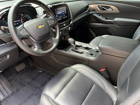 Used 2023 Chevrolet Traverse LT w/ Rear Camera Mirror Package AWD/4WD image 9