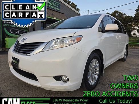 Used 2013 Toyota Sienna XLE image 1