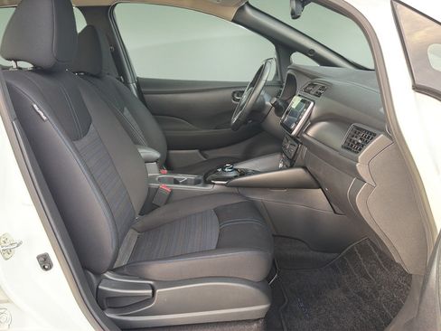 Certified 2025 Nissan Leaf SV Plus FWD image 11