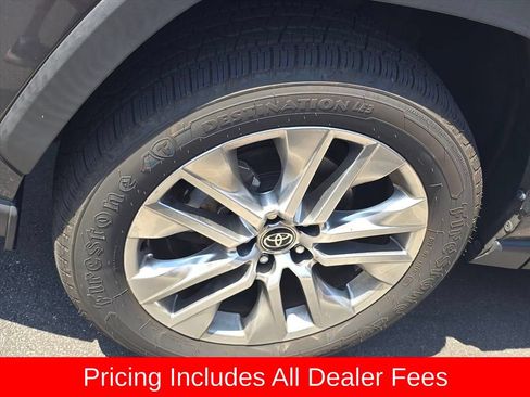 Used 2023 Toyota RAV4 XLE Premium FWD image 6