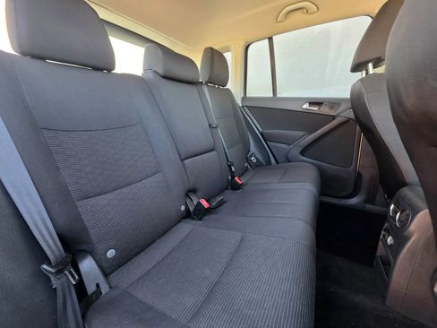Used 2013 Volkswagen Tiguan S image 16