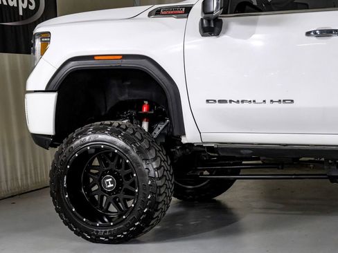 Used 2020 GMC Sierra 2500 Denali w/ Technology Package AWD/4WD image 12