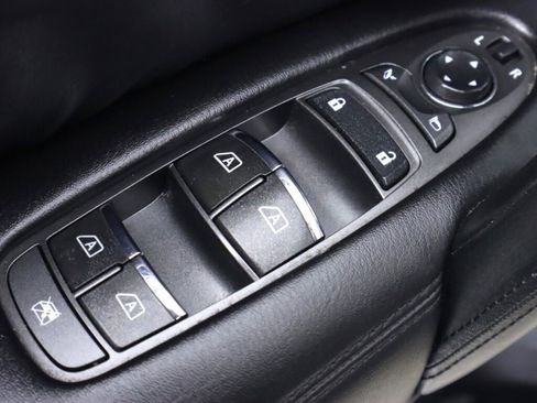 Used 2021 Nissan Armada SV image 30