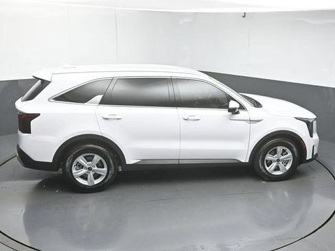 Used 2026 Kia Sorento LX FWD image 46