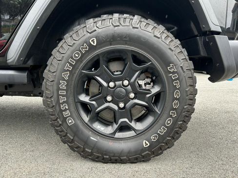 Used 2023 Jeep Wrangler Unlimited w/ Sun & Screen Package image 63