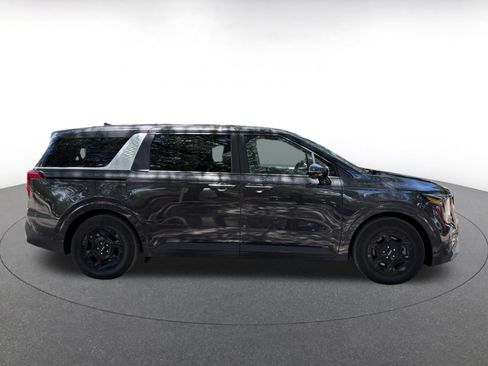 Used 2026 Kia Carnival FWD image 8
