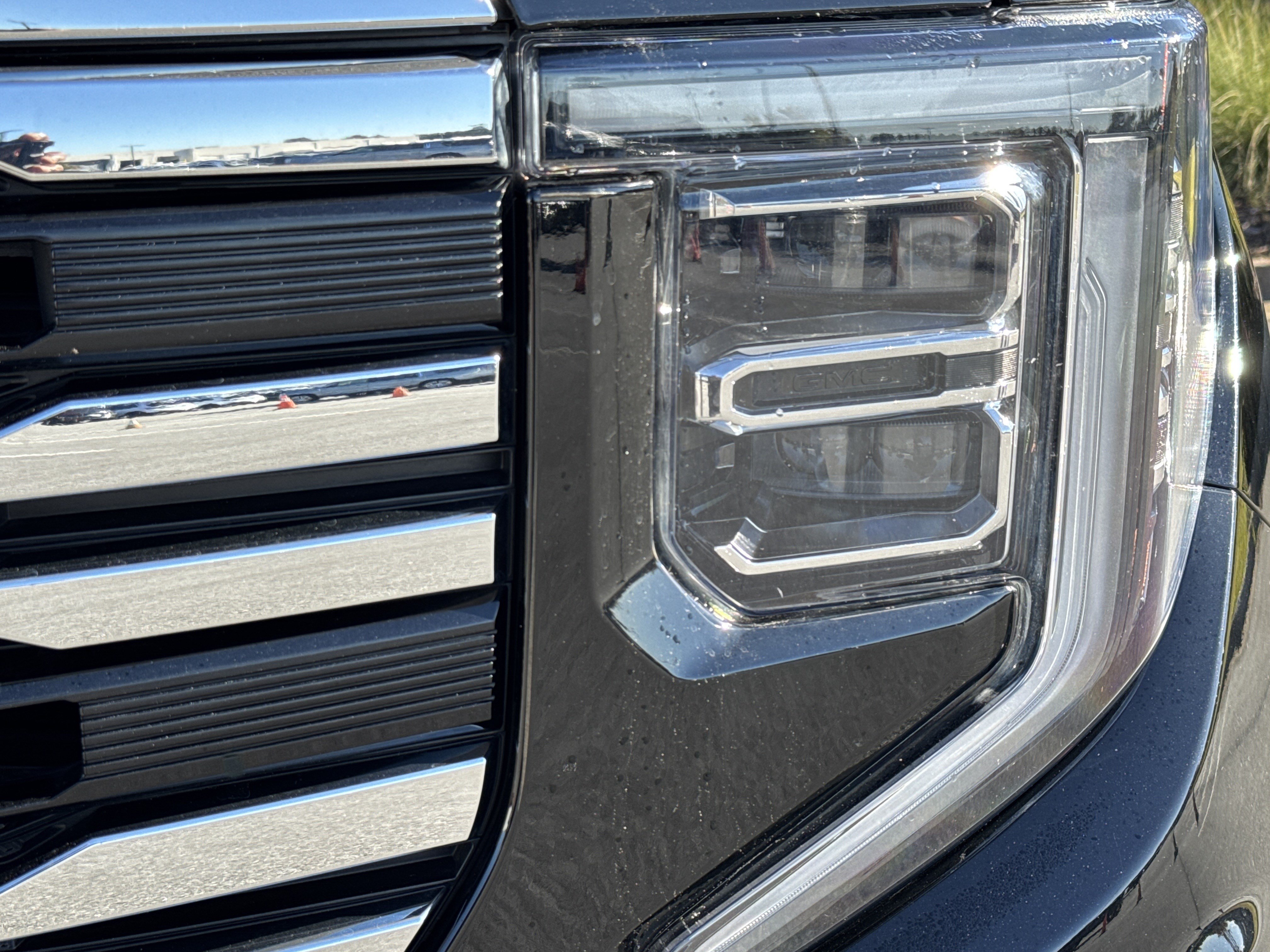 Used 2023 GMC Sierra 1500 SLT w/ SLT Premium Plus Package AWD/4WD image 6