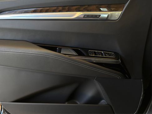 Certified 2025 Cadillac Escalade ESV Sport Platinum image 23