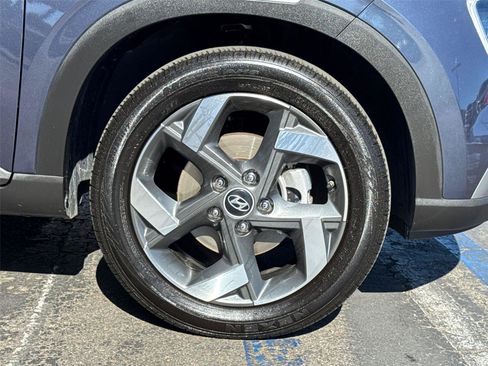 Used 2023 Hyundai Venue Limited FWD image 6