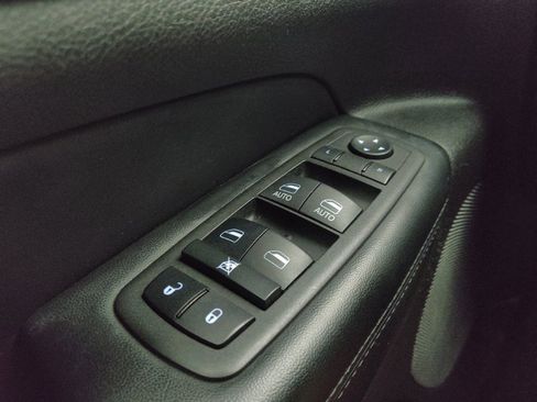 Used 2021 Jeep Grand Cherokee Limited AWD/4WD image 27